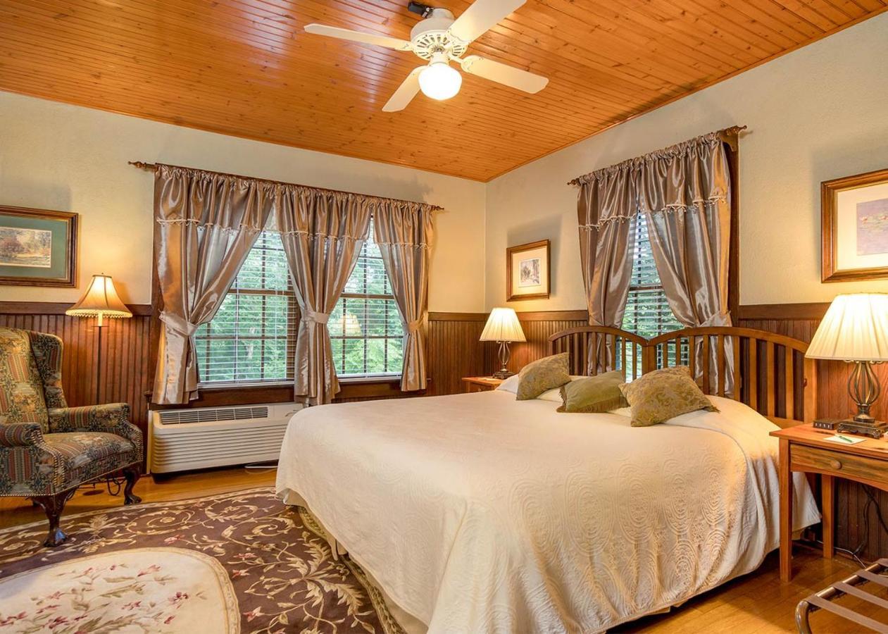 Highland Lake Inn & Resort - فلات روك المظهر الخارجي الصورة